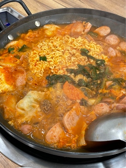 Dongducheonbudaejjigae (동두천부대찌개) 3