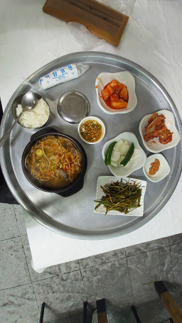 Gilwonsomeorigomtang (길원소머리곰탕) 1