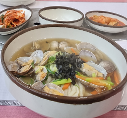 Yetbangmangikalguksu (옛방망이칼국수) 1