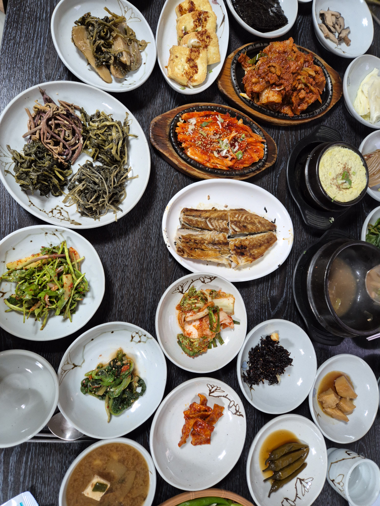 Odaesan sanchaejeongsik (오대산 산채정식) 1