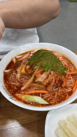 Manghyangbibimguksu (망향비빔국수) 3