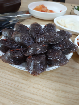 Yeonchangdwaejigukbap 4