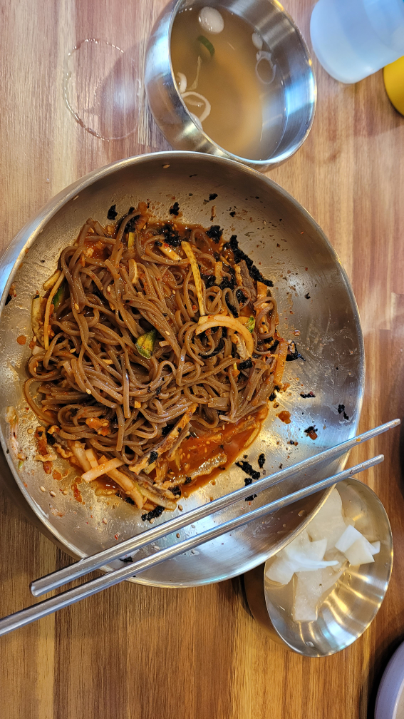 Choryangibaguyangjigukbap (초량이바구양지국밥) 1