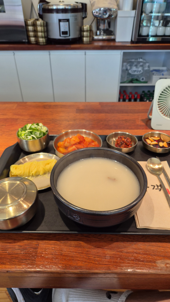 Punggaekseolreongtang (풍객설렁탕) 3