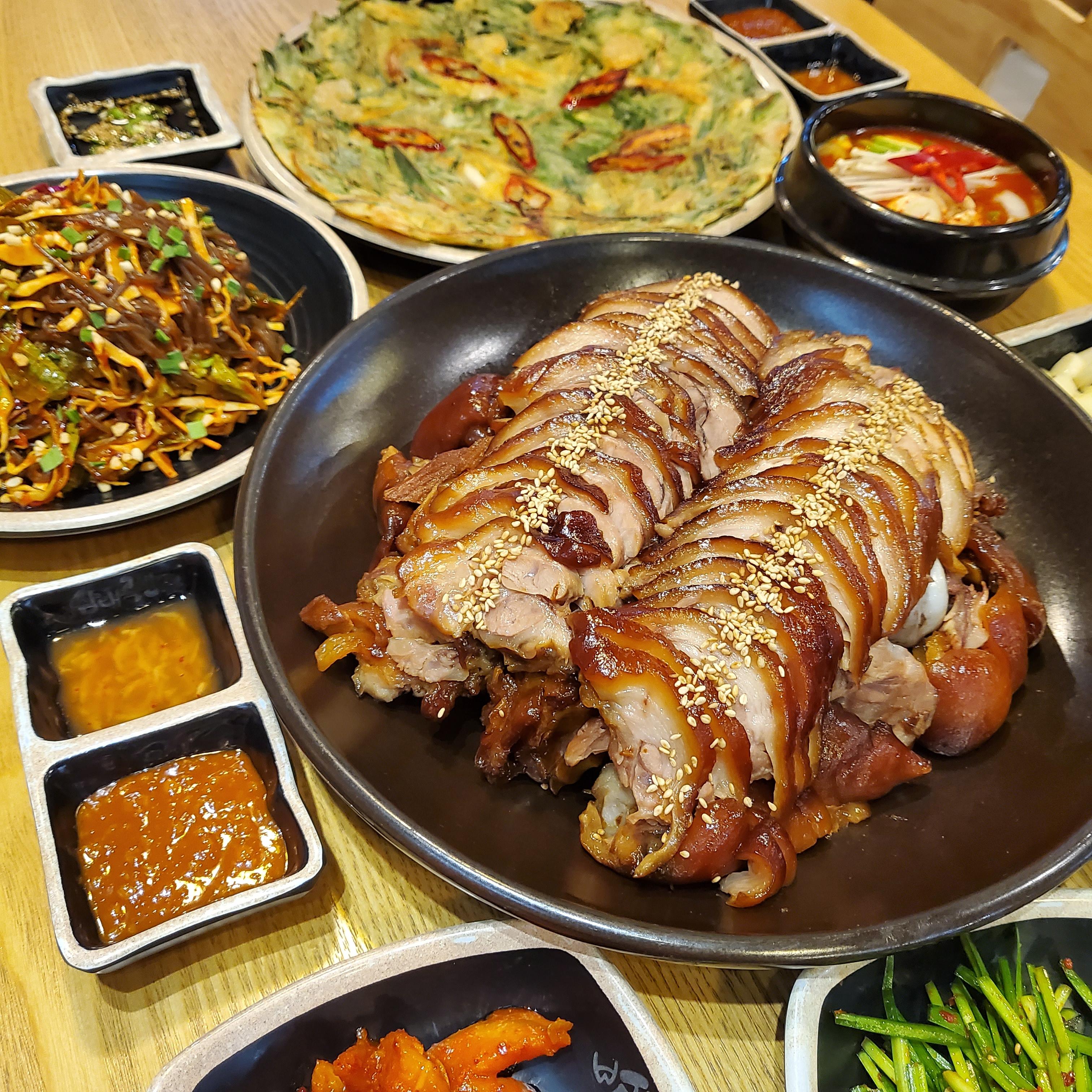Samdaejokbalgeumcheonjeom (삼대족발금천점) 2