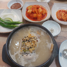 Songhwasamgyetang (송화삼계탕) 3
