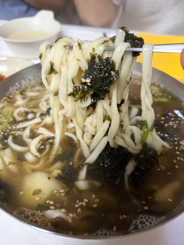 추필여국시 2
