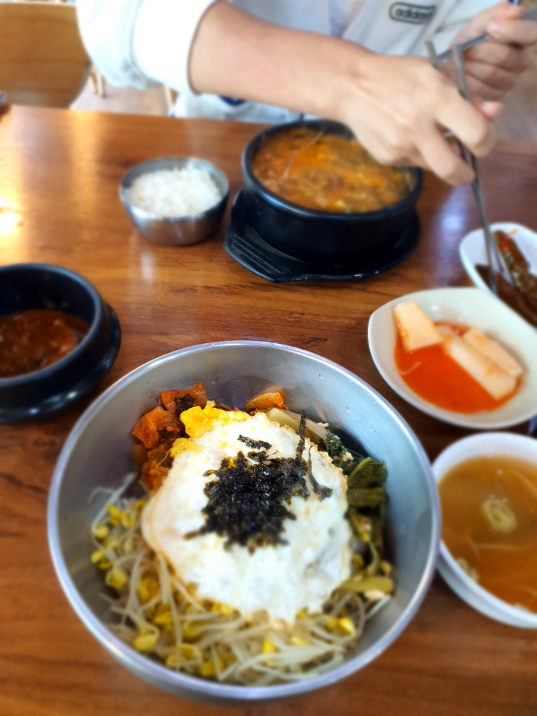 Sattoseolleongtang (사또설렁탕) 2