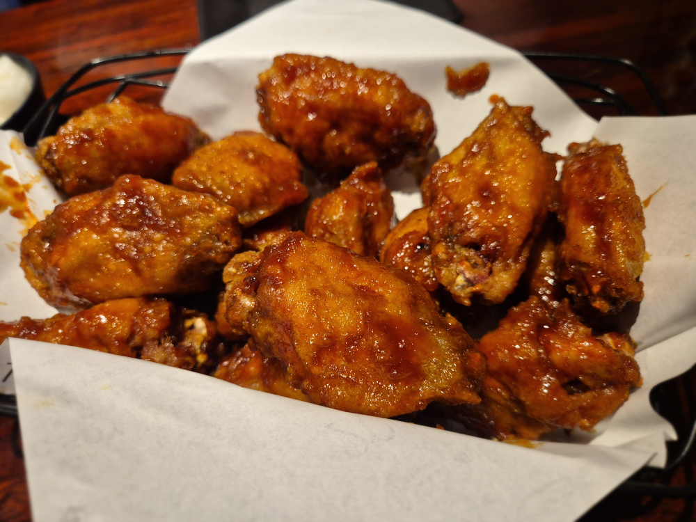 Gyochonchikin cheolsanyeokjeom (교촌치킨 철산역점) 1