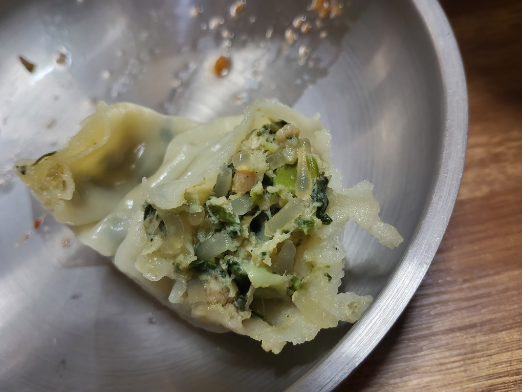 Solipkalguksu (솔잎칼국수) 3