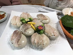Samjowon badahoetjip (삼조원 바다횟집) 1