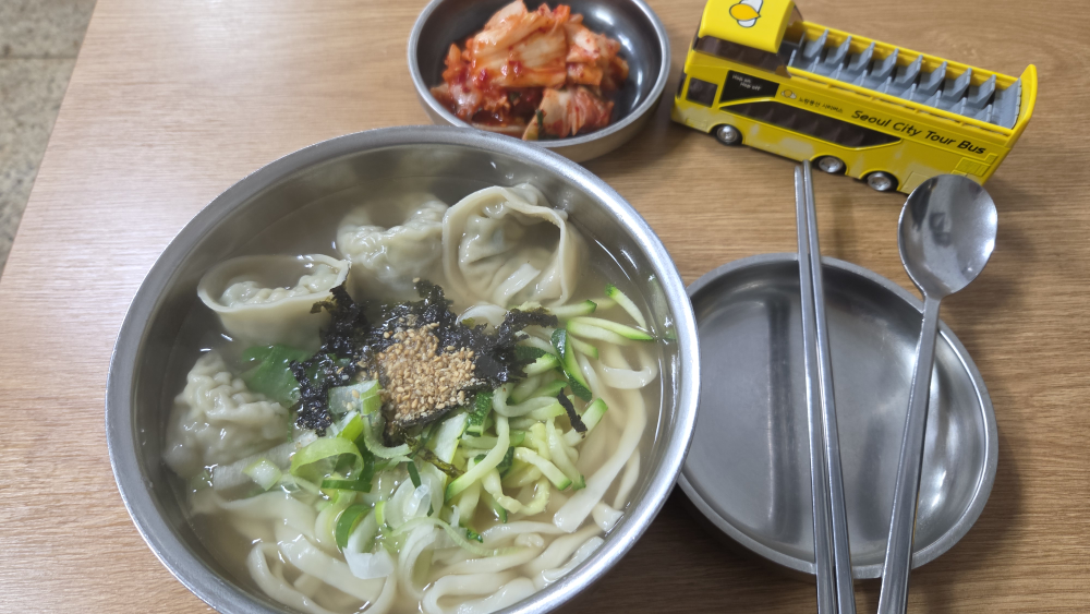 탑골칼국수 대표 사진