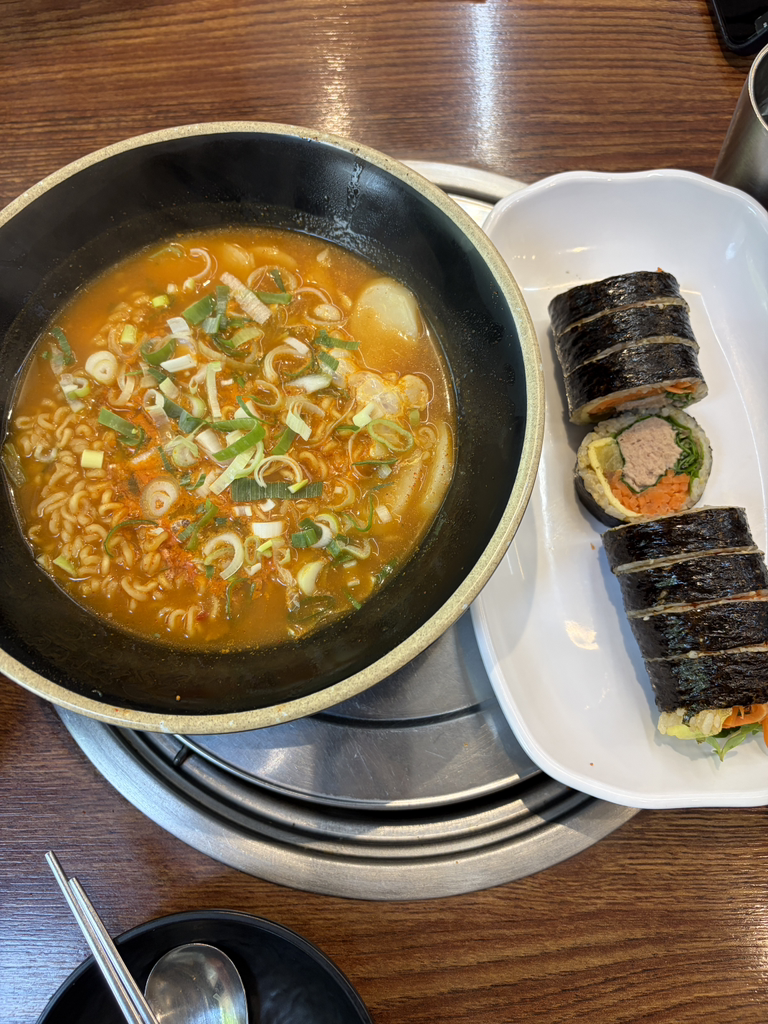 Janghodeoksonmandu (장호덕손만두) 1