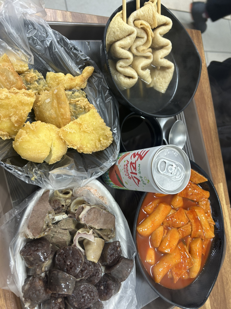 Kkokminamtteokboki (꼭미남떡볶이) 1