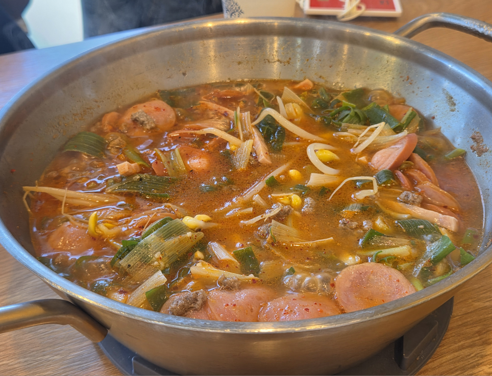 Bakpeurosongtanbudaejjigae (박프로송탄부대찌개) 2