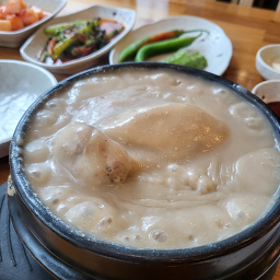 Hanbonsamgyetang (한본삼계탕) 3