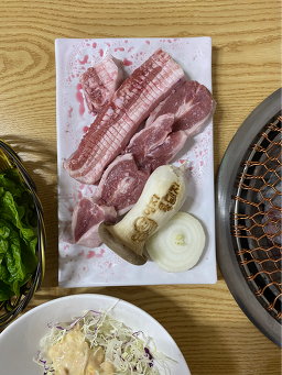 엄지흑돼지 사진 8