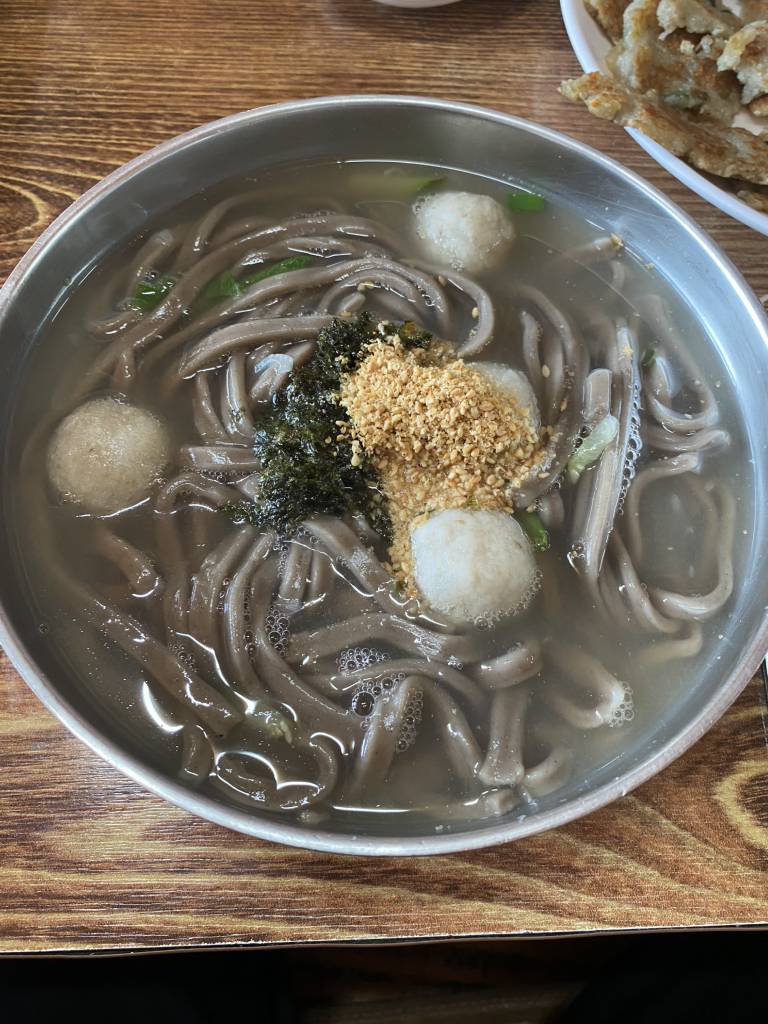 Ongsimikalguksu (옹심이칼국수) 3