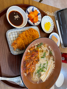 부엉이돈가스 학동역점 사진 8