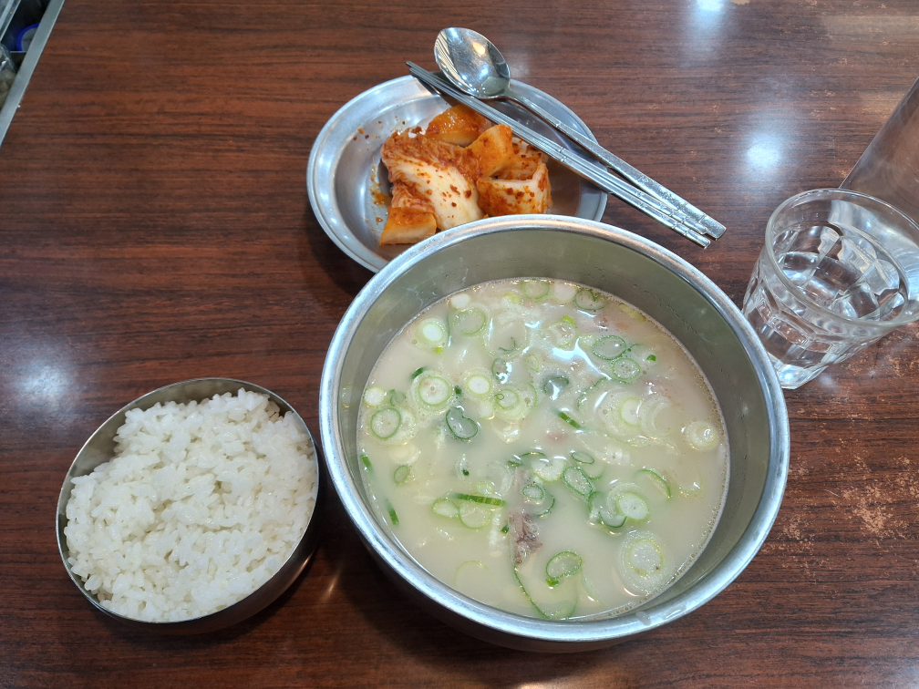 Sinseonseollongtang (신선설농탕) 3