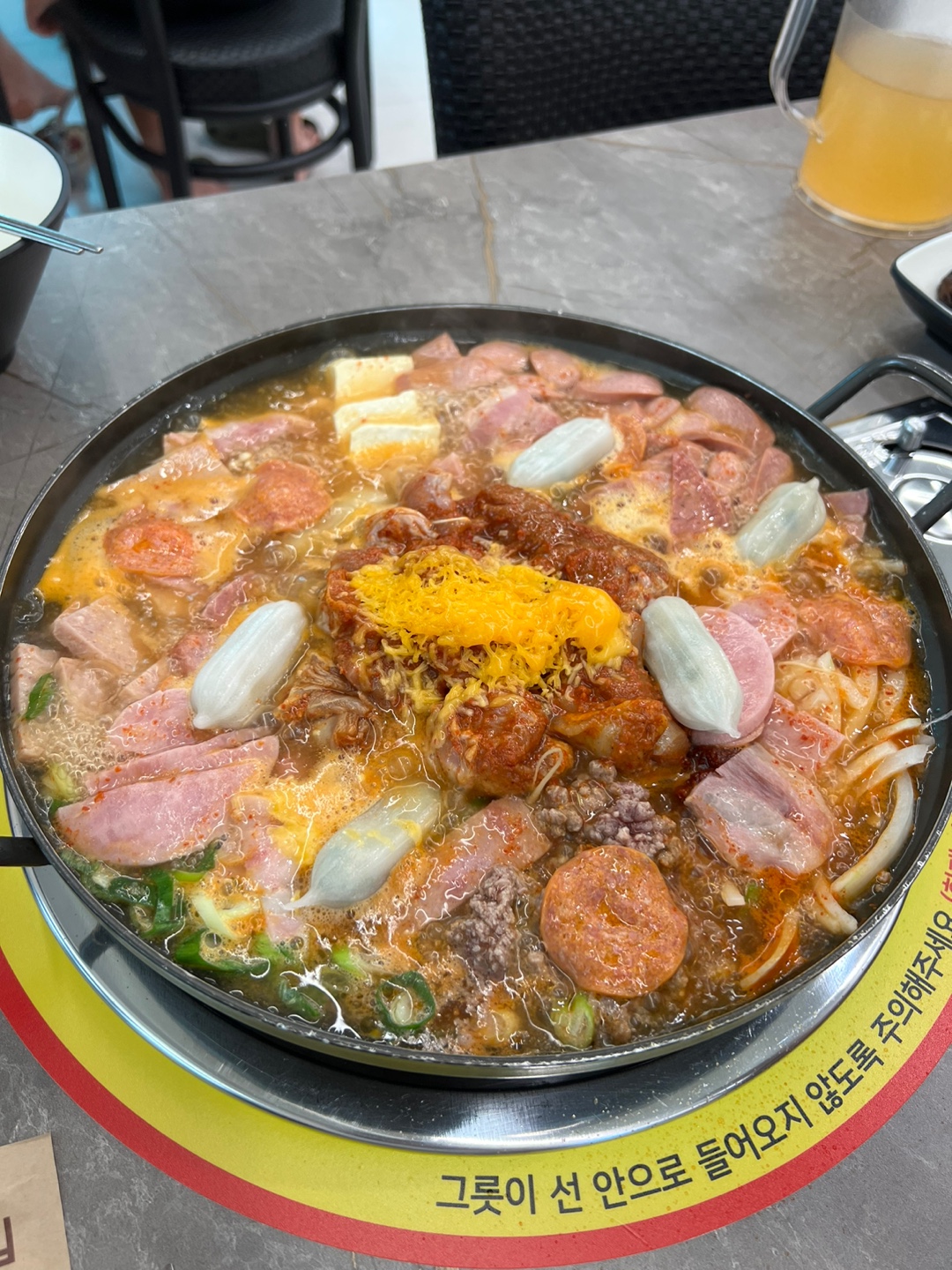 Dalrineunbudaejjigae (달리는부대찌개) 1