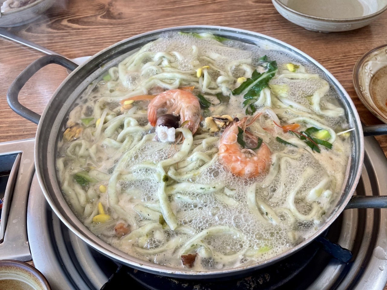 Milteohaemulkalguksu (밀터해물칼국수) 2