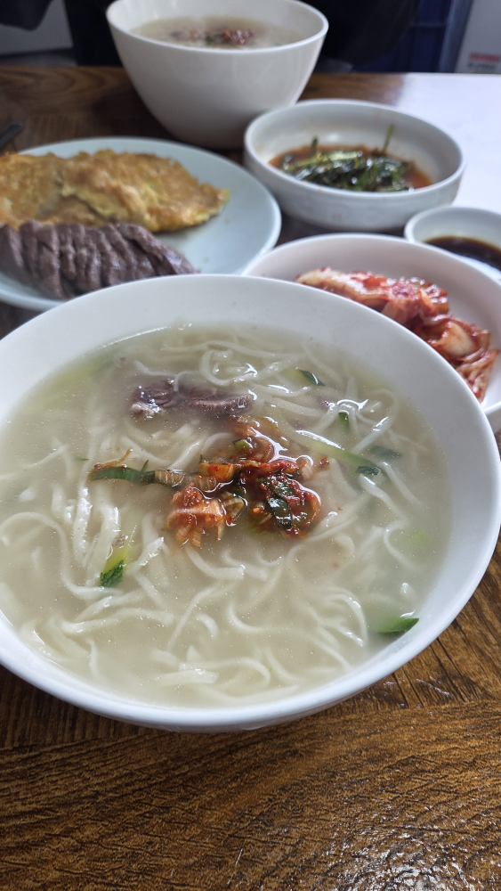 Milyangsonkalguksu (밀양손칼국수) 1