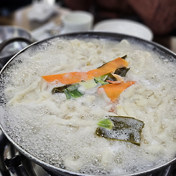 홍두깨손칼국수 1