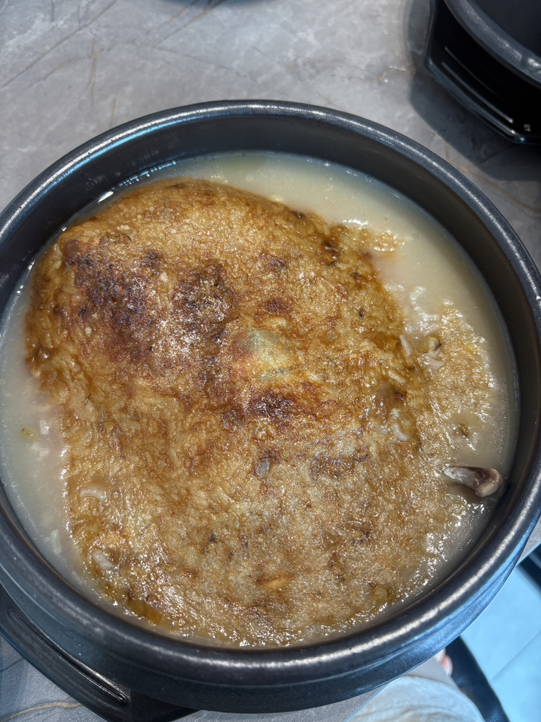 Dambinnurungjisamgyetang (담빛누룽지삼계탕) 1