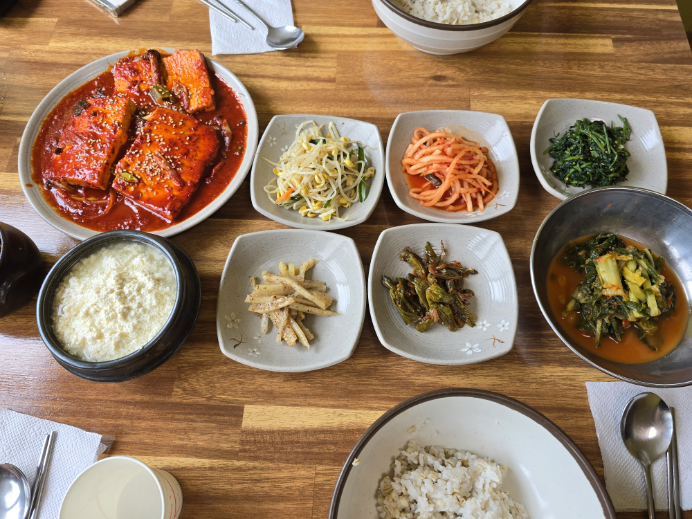 Jaeraesiksondubumyeonggasutbulgalbi (재래식손두부명가숯불갈비) 2