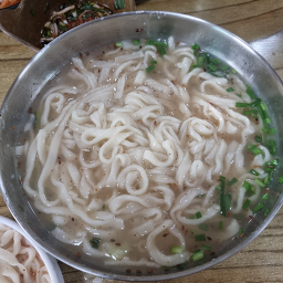Dabunekalguksu (다부네칼국수) 3
