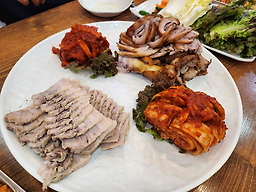 Janggunbossam (장군보쌈) 1