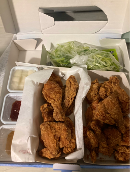 네네치킨 이대역점 사진 8