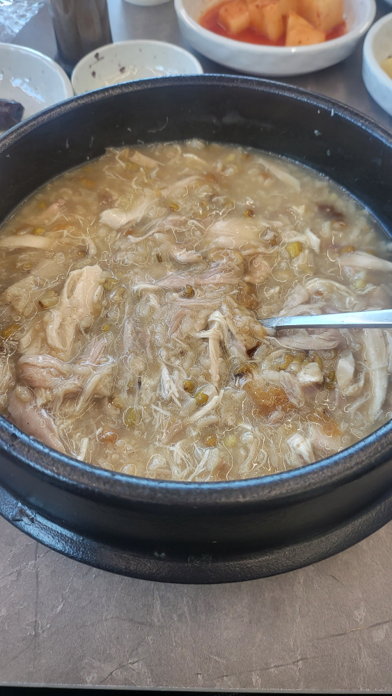 Dambinnurungjisamgyetang (담빛누룽지삼계탕) 2