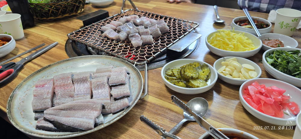 Sancheongyakchominmuljangeo (산청약초민물장어) 1