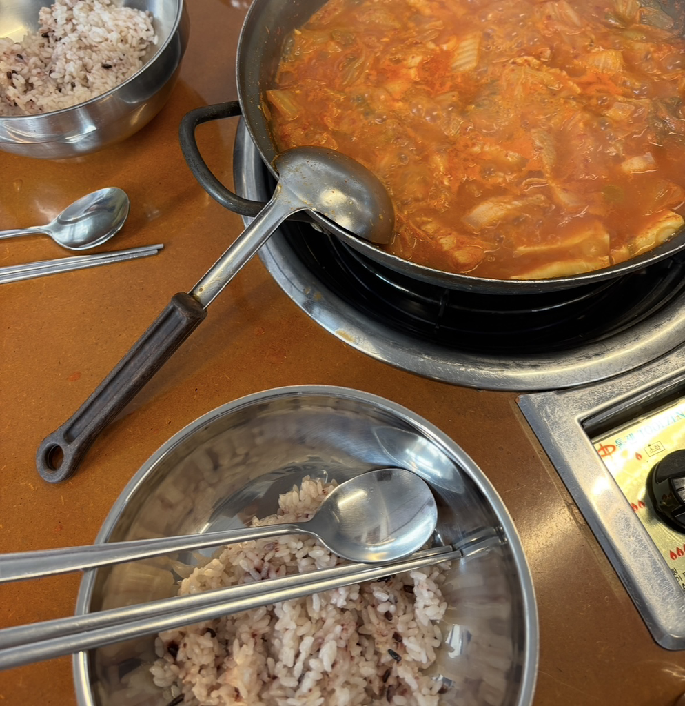Baekchaegimchijjigae (백채김치찌개) 2