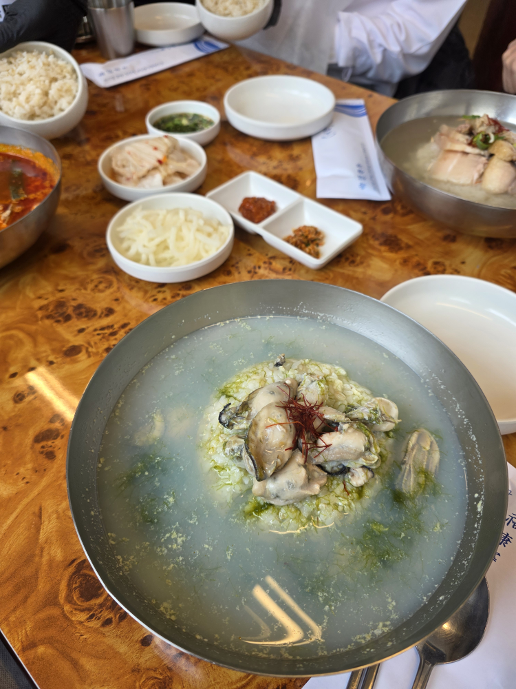 매생이굴국밥 대표 사진