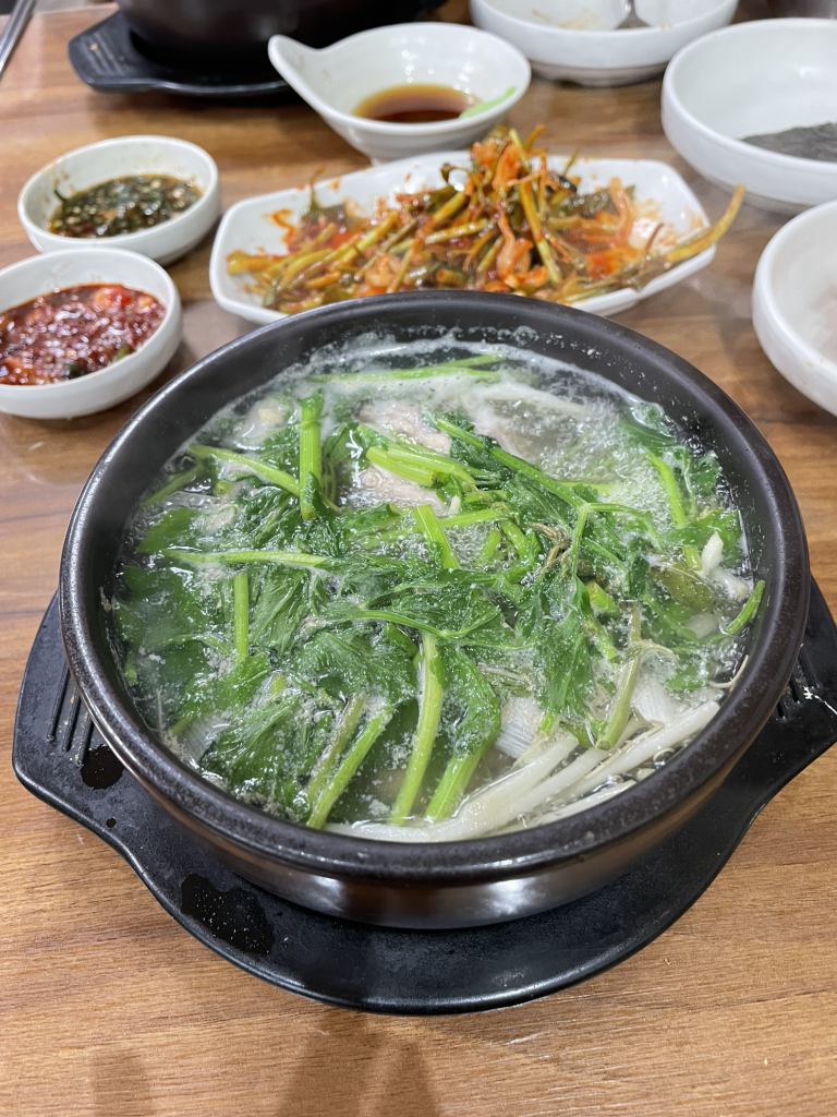 Jobaksabokhaejangguk (조박사복해장국) 3