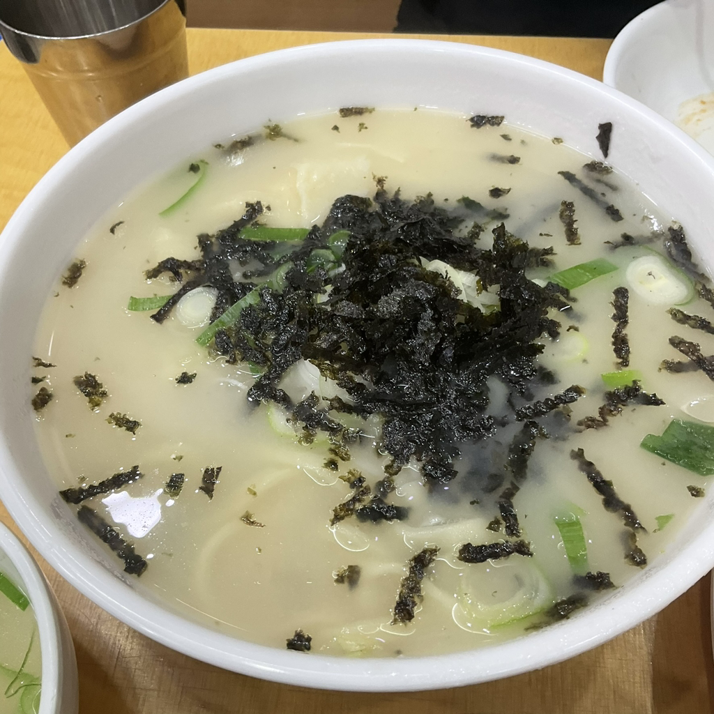 부부 손칼국수김치만두 사진 2
