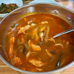 윤가네닭칼국수 2