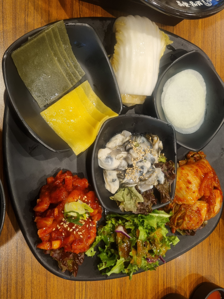 Wonhalmeonibossamjokbal (원할머니보쌈족발) 2