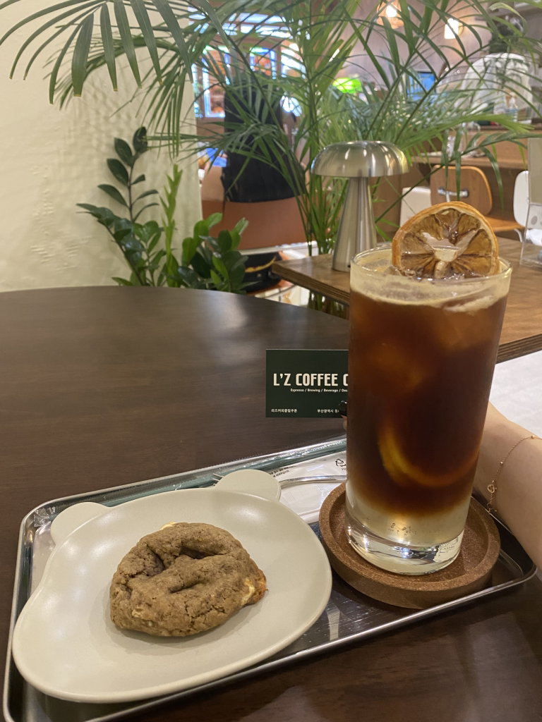 Rijeukeopikeulleop (리즈커피클럽) 2