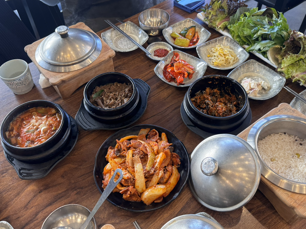 Welbingnondureongureongssambap (웰빙논두렁우렁쌈밥) 2