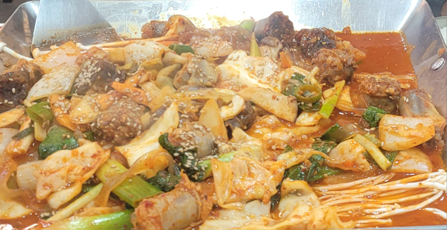 Sinuijuchapssalsundae (신의주찹쌀순대) 3