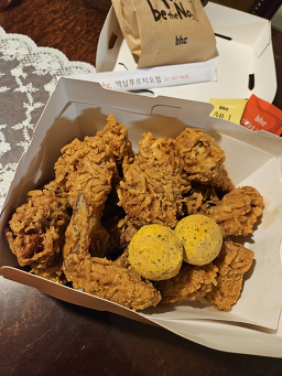 BHC치킨 역삼푸르지오점 대표 사진