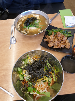 Myeonginguksuwasutbulnaengmyeon (명인국수와숯불냉면) 3