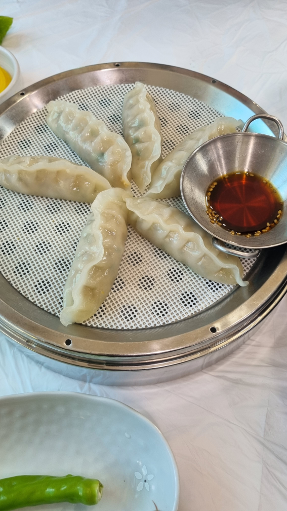 Hongdukkaedeulkkaesonkalguksu (홍두깨들깨손칼국수) 1