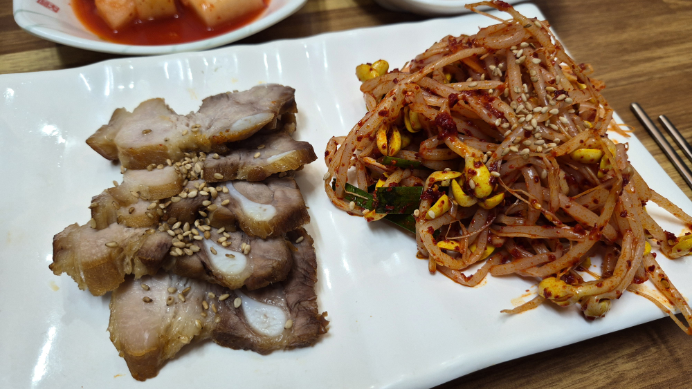 Gureumsanchueotang (구름산추어탕) 3
