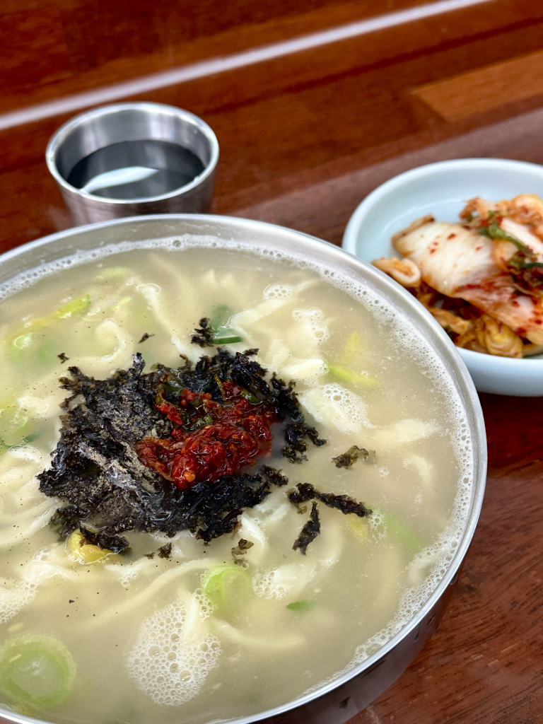 Jayangdongsonkalguksu (자양동손칼국수) 2