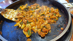 Gunggwoldakgalbi (궁궐닭갈비) 2